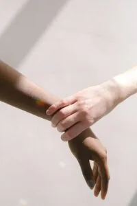骨質密度很好卻還是骨折的真相，骨質疏鬆其實是包含了骨密度和骨品質兩項指標